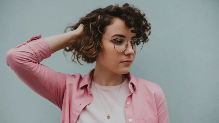 cute hairstyles for short curly hair